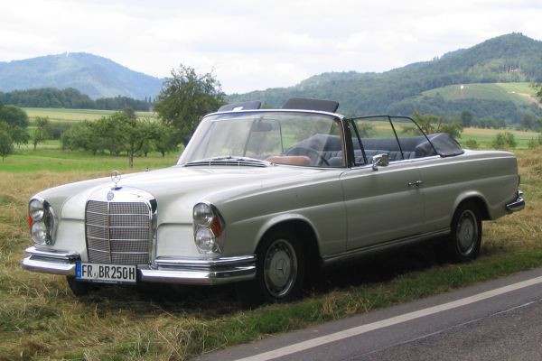 Mercedes-Benz 250 SE Cabriolet