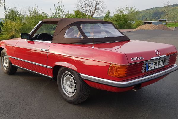 Mercedes-Benz 380 SL (R107)