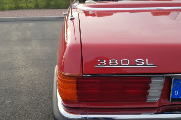 Mercedes-Benz 380 SL (R107)