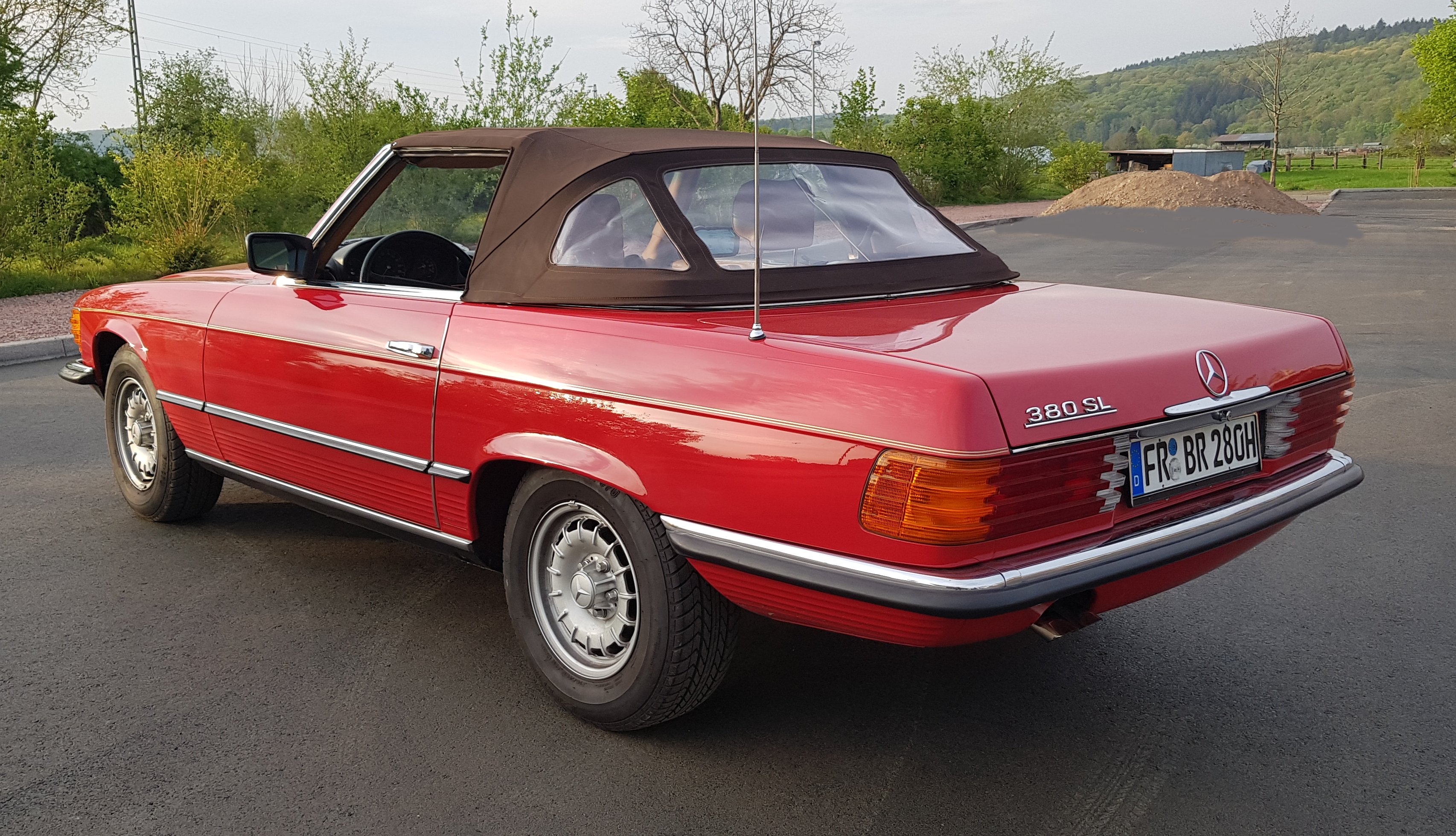 Mercedes-Benz 380 SL (R107)